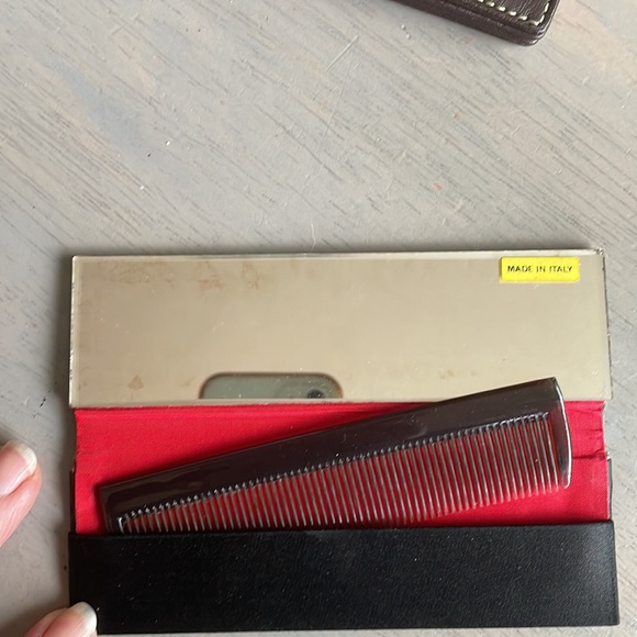 Vintage Comb with Case Italian Renaissance Mid-Century Beautiful - Picture 3 of 7